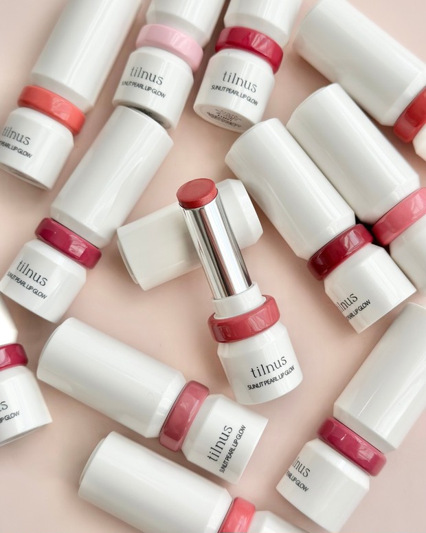 ティルナスの新リップバームをスウォッチ！ うるツヤ感とパールの