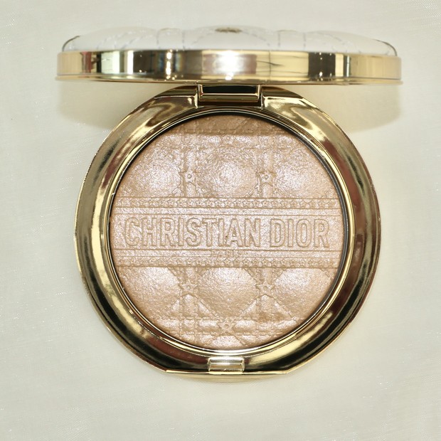 ディオールクリスマスコフレ2025】10/31発売の限定アイシャドウ