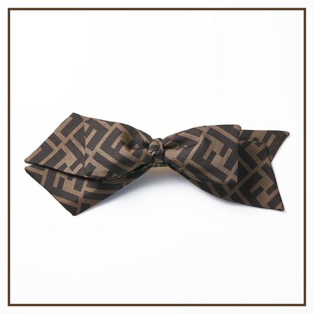 ハイブランドのヘア小物20選】フェンディのカチューシャ、ミュウミュウ