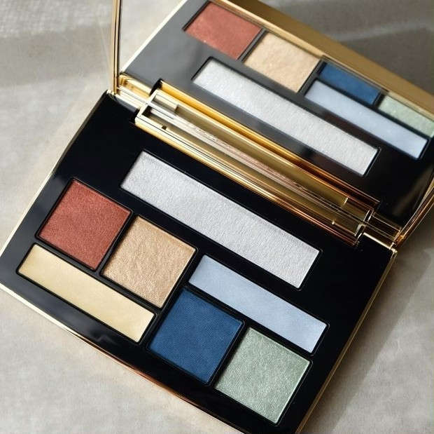 アンプリチュードから、バレンタインを彩るアイカラーパレットが登場