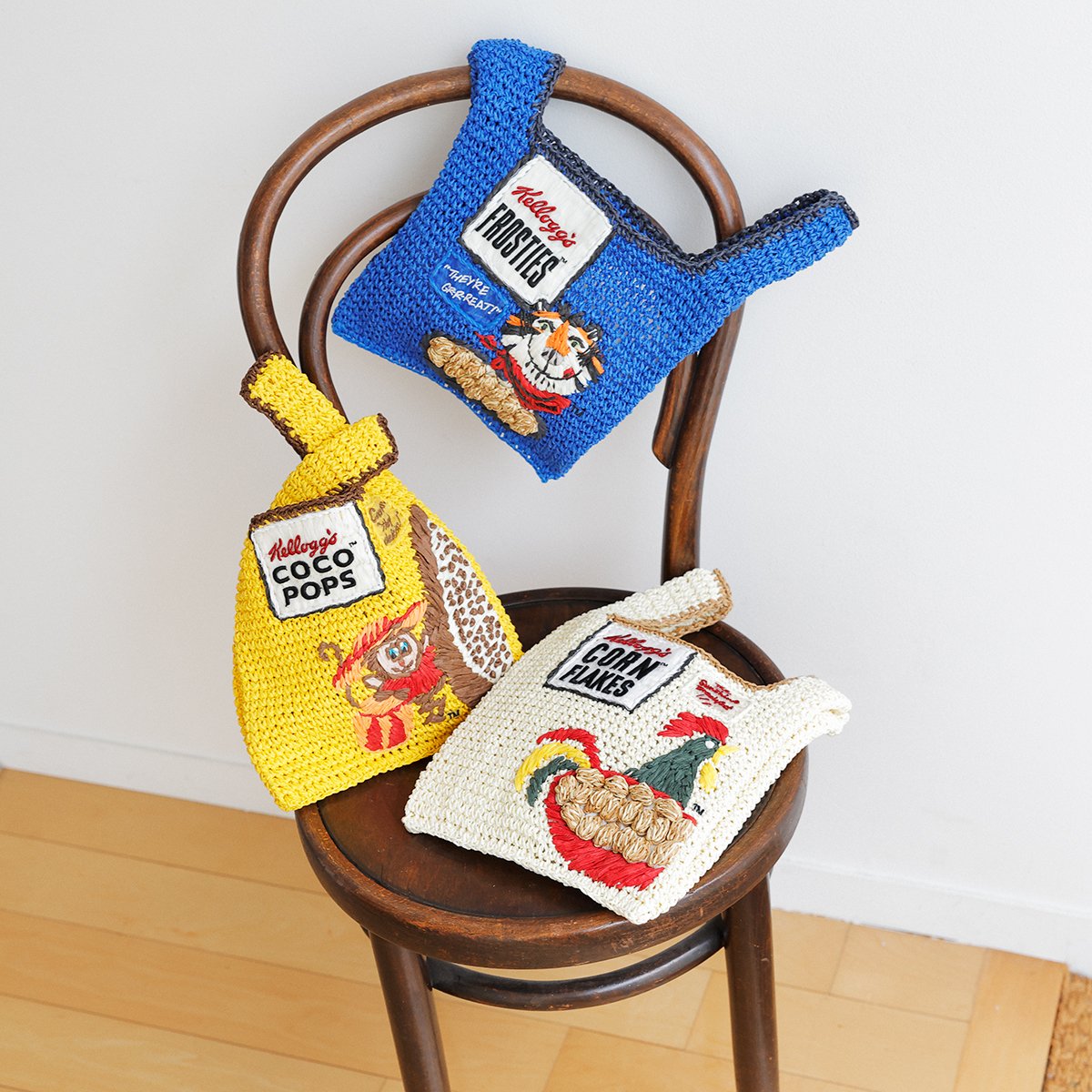 アニヤ・ハインドマーチ】の2024年新作と定番バッグ&小物をモード