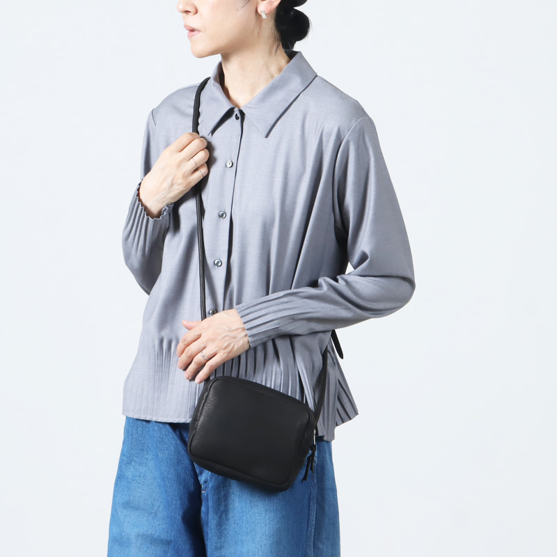 Aeta (アエタ) SQUARE SHOULDER / スクエアショルダー
