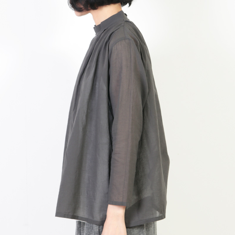 evameva (エヴァムエヴァ) Stand collar tuck shirt / スタンドカラー