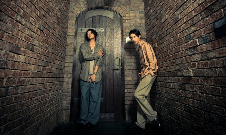 赤西仁と錦戸亮の「N/A」特集オンエア、アリーナライブに密着した特番