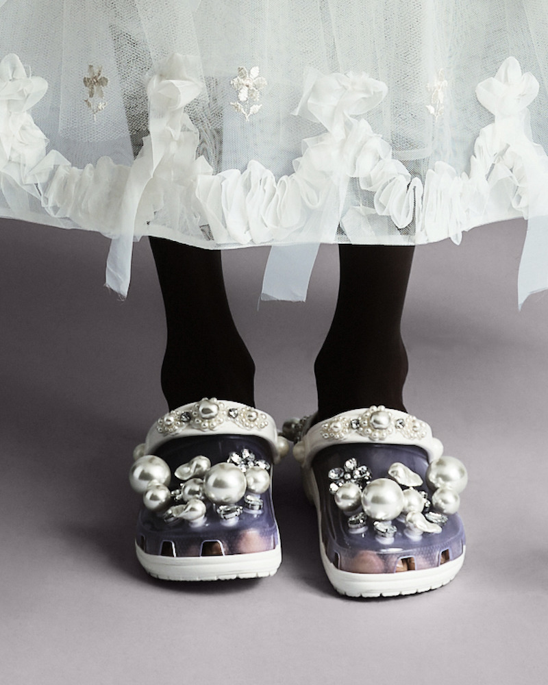 クロックス】キラキラビジューが華やか！シモーネ ロシャとの初コラボ