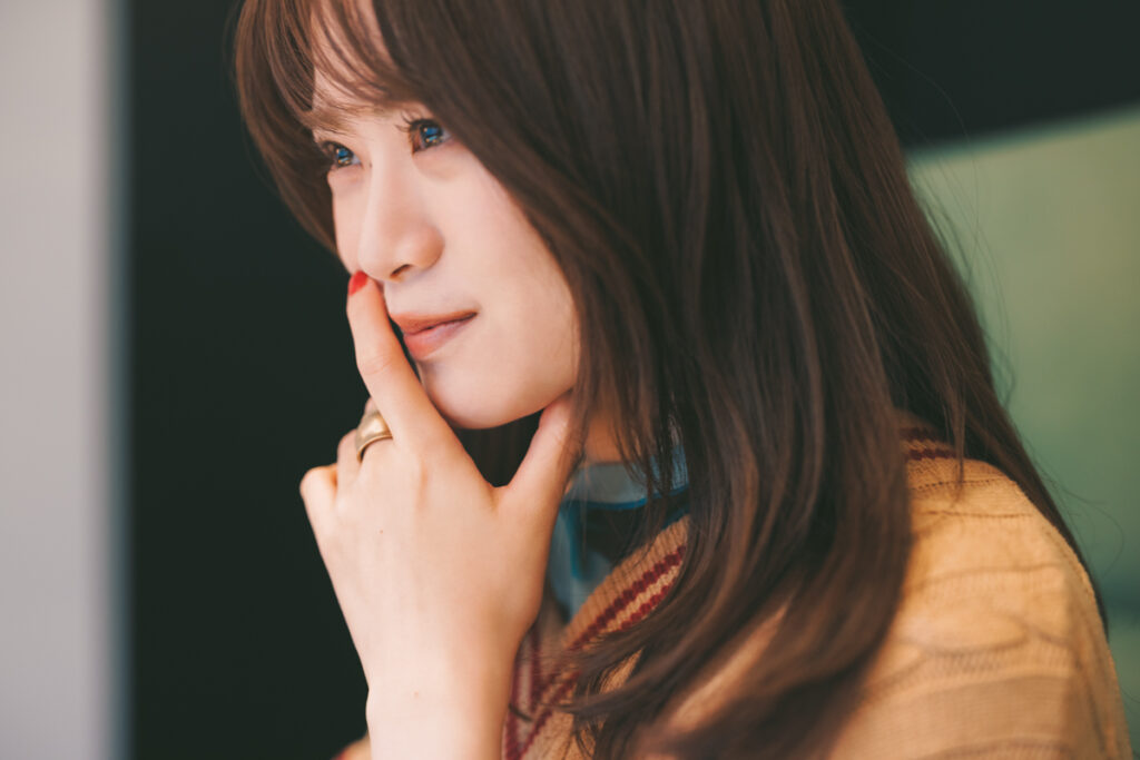 未公開カットあり】山崎怜奈さん（28）知性の合間にのぞく“素の表情
