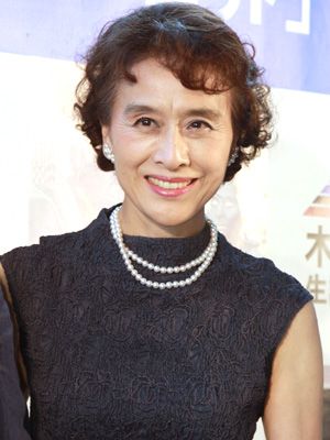 栗原小巻、涙を浮かべる 故・竹脇無我さんに思いをはせ…｜シネマトゥデイ