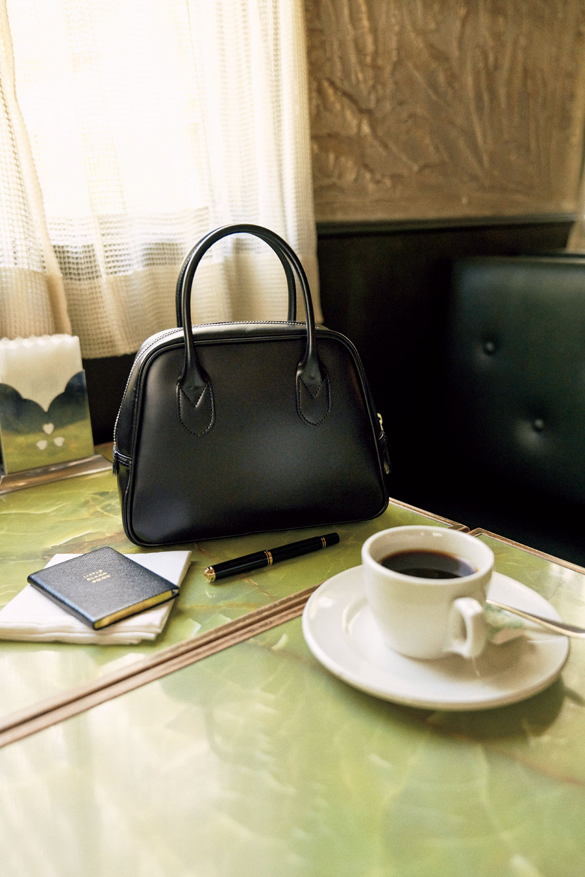 どこまでも潔い〈ショップ・コム デ ギャルソン〉のブラックレザー