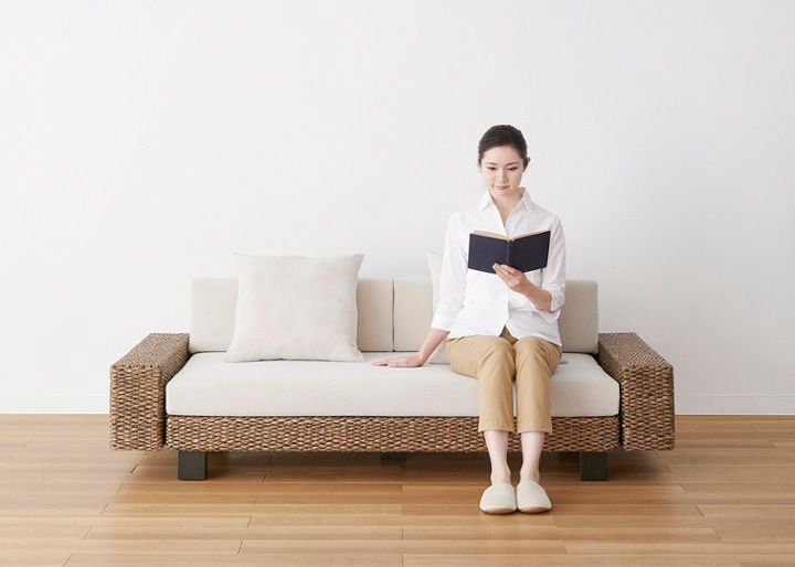 ケイ・ローソファ (ヒヤシンス)・2人掛け・3人掛け～床に近い暮らし