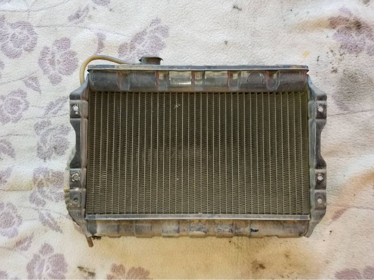 510ブルーバード 純正ラジエーター 510ブルーバード 純正ラジエーター