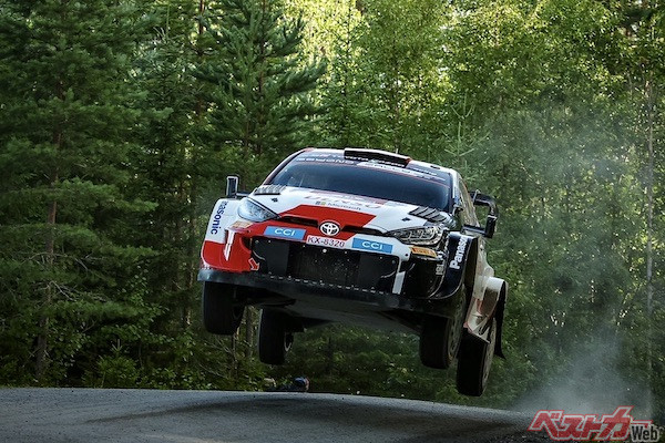 勝田貴元選手が3位表彰台＆モリゾウさんがシャンパンファイト！ 強い