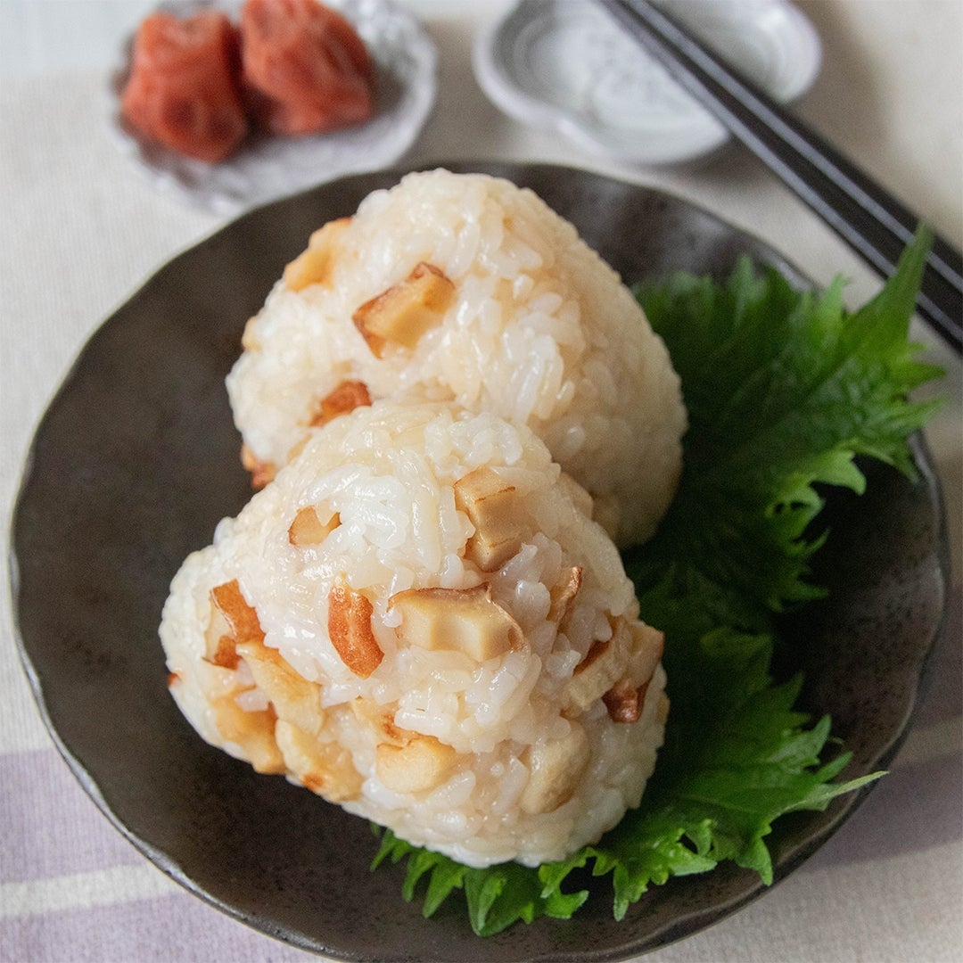 ちくわがあったら1回試してみて！】簡単ちくわおにぎりレシピ・作り方