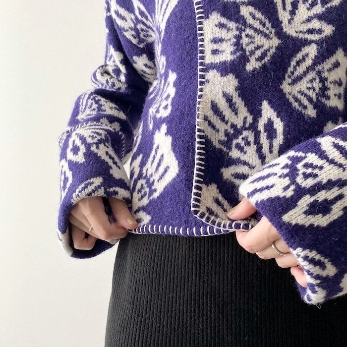 羽織るだけでコーデが決まる！ZARAの「新作カーディガン」レトロっぽい