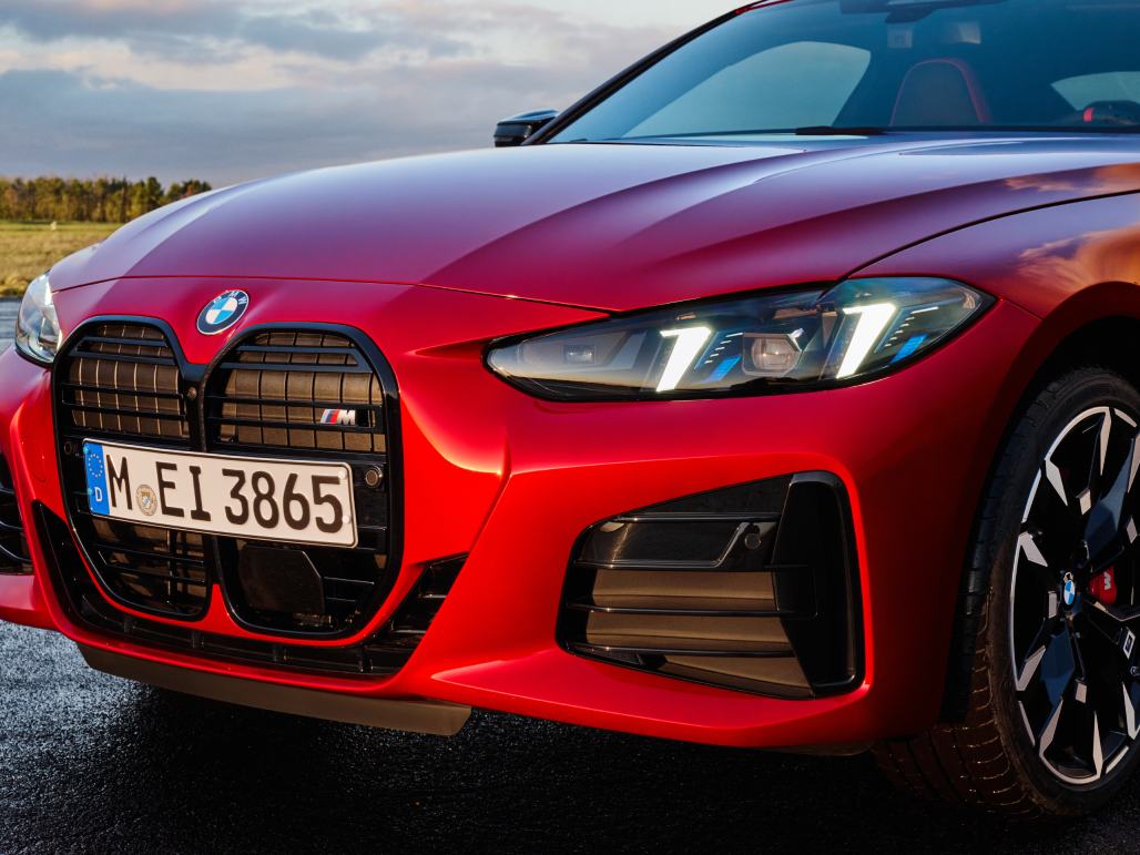 BMW「4シリーズ クーペ/カブリオレ」発表 新デザインのLEDヘッドライト