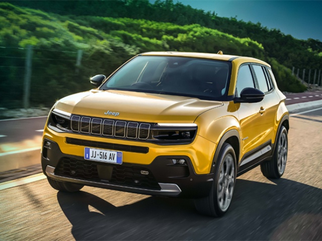 ジープ ブランド初、電動モデル！新型「アベンジャー」日本上陸！一