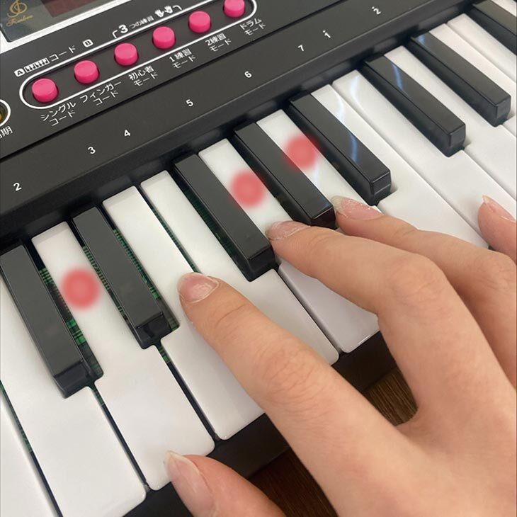 光る鍵盤 電子ピアノキーボード ガイド機能付き ピアノ 61鍵盤 音色200