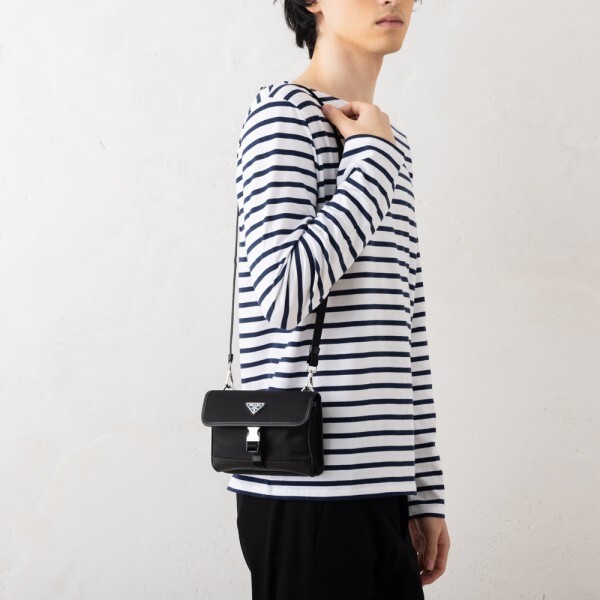 プラダ ショルダーバッグ リナイロン サファイアーノレザー スマホ