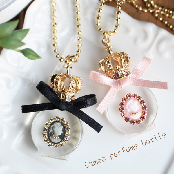 王冠丸クリア香水瓶カメオネックレス☆日本製】 - 【ロリアンピンク