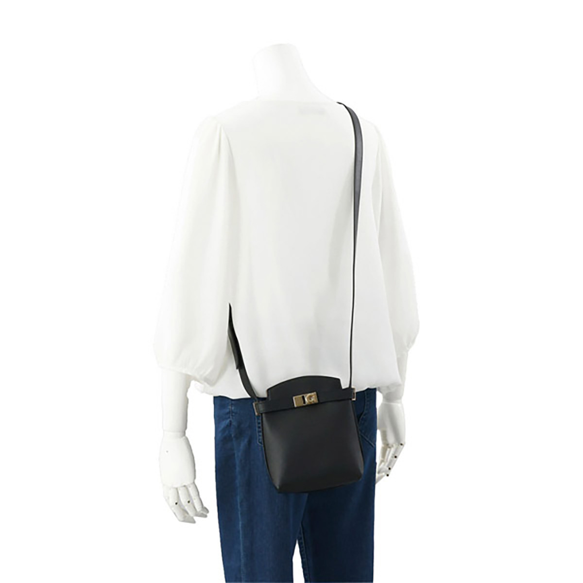 フェラガモ Ferragamo スマートフォンケース フォンショルダー スマホ