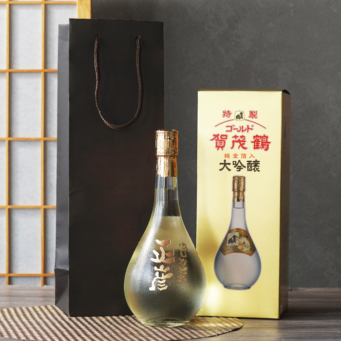 送料無料 】【 名入れ ボトル彫刻 ゴールド賀茂鶴 大吟醸 】退職祝い