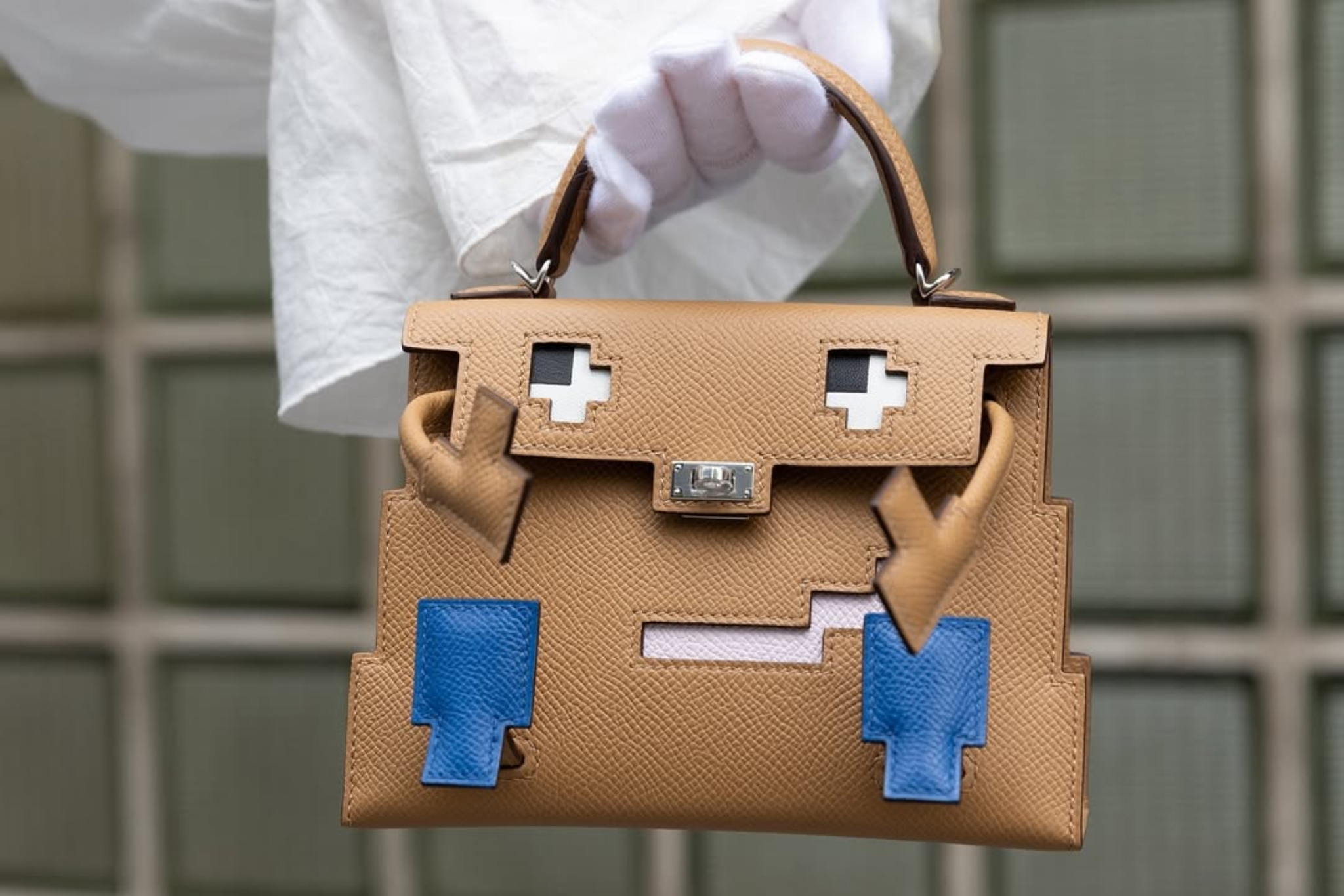 エルメスのケリードールとは？誕生の背景と魅力を解説