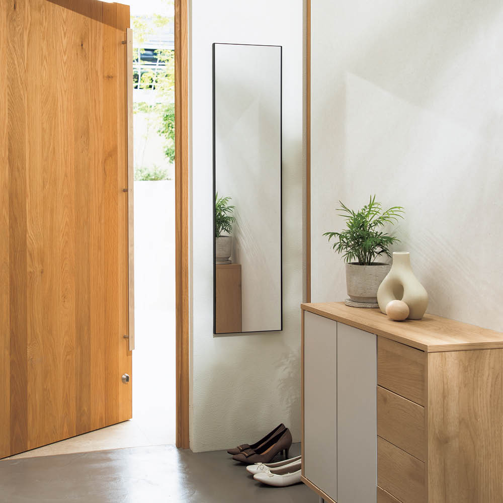 スタイリスト小山田早織×ディノス「割れない軽量フィルムミラー