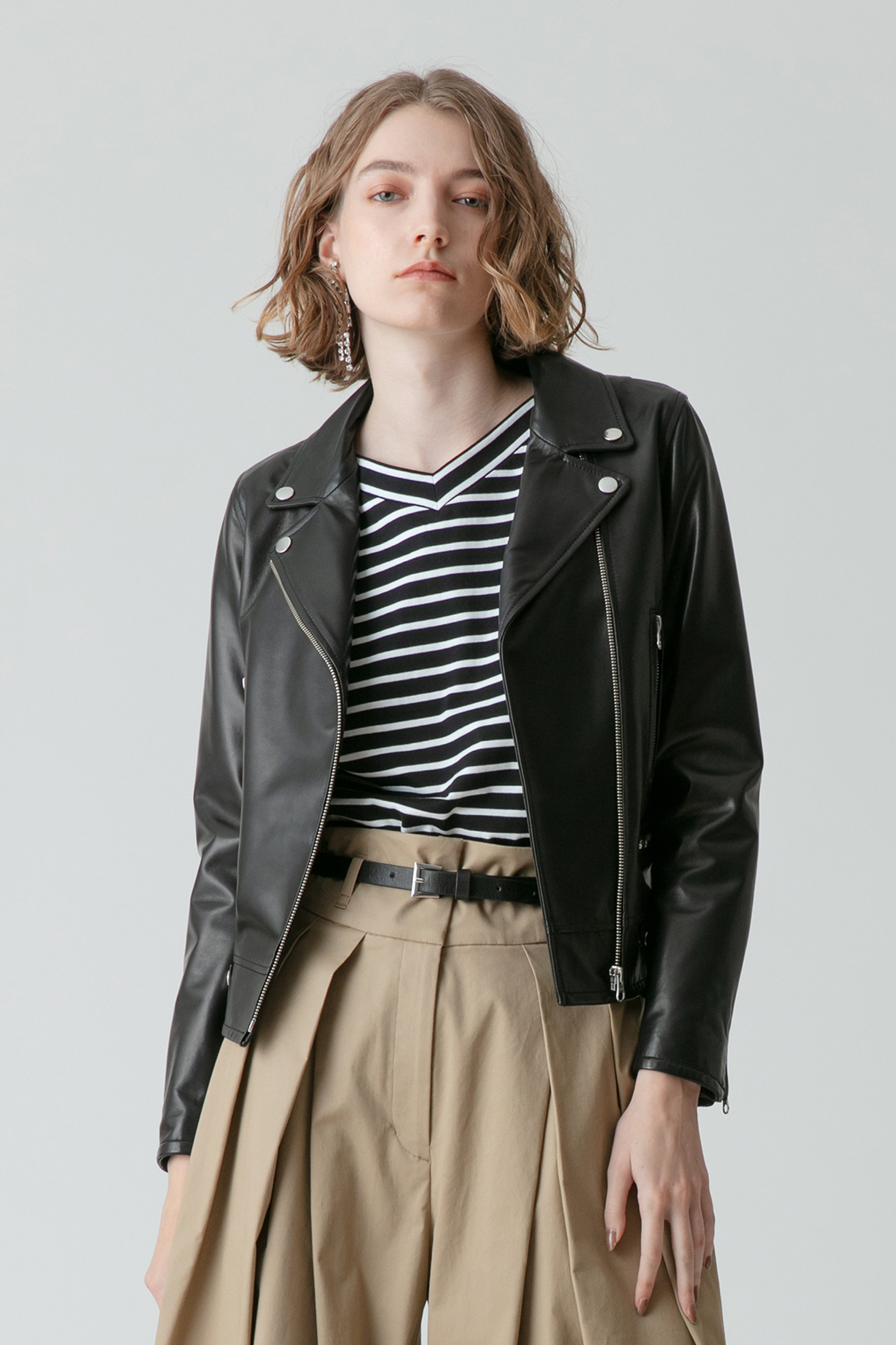 allureville(アルアバイル)｜シープレザーライダース/ブラック の通販