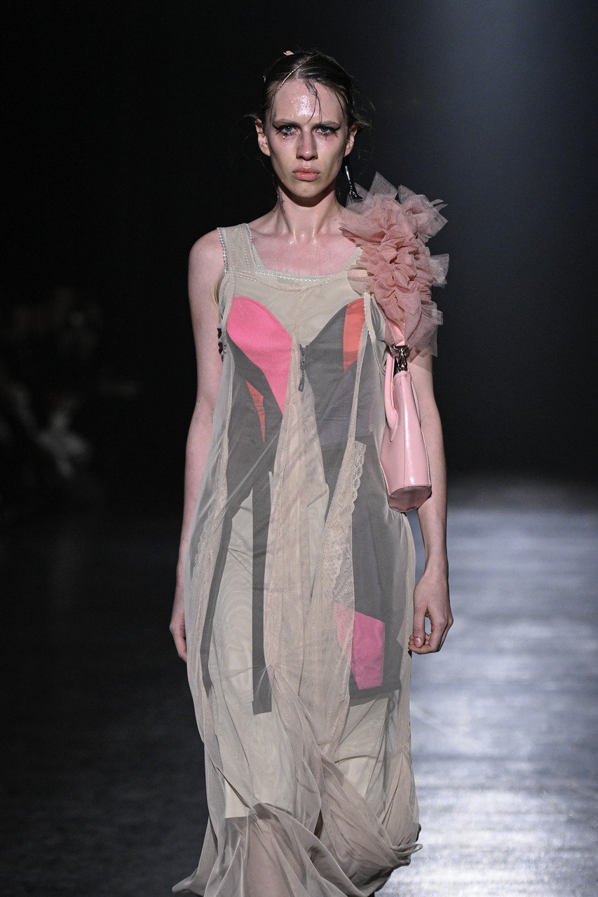 Chika Kisada(チカ キサダ)｜チュール ストラップ レザー ミニバッグ