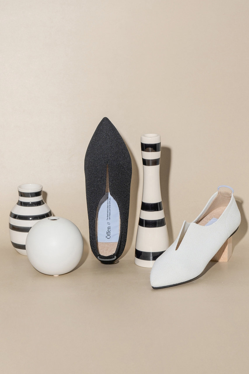 Offen(オッフェン)｜pointed-SLIT SIMP/BLACK の通販｜ELLESHOP・(エル