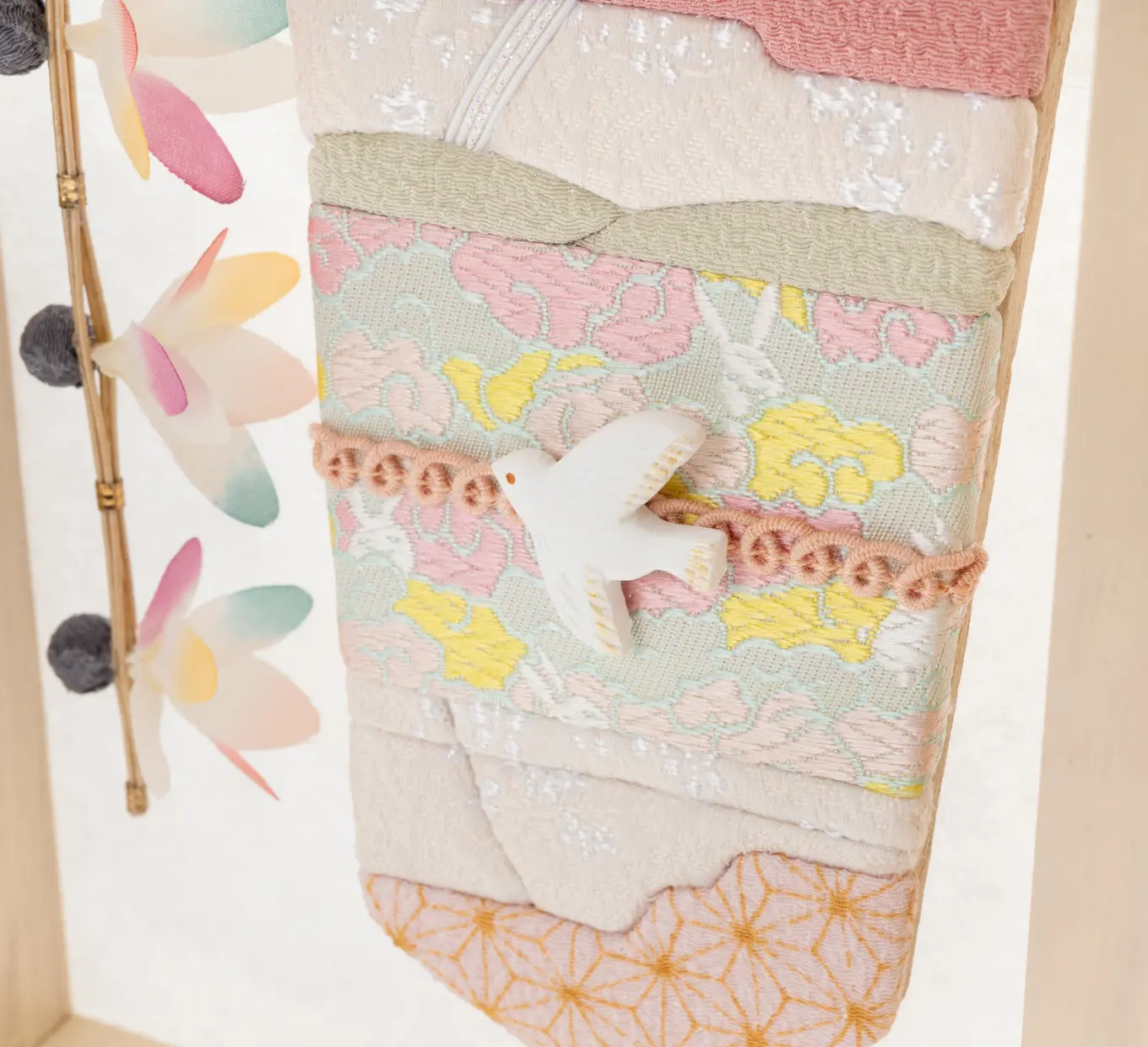 雛人形「羽子板飾り『結び羽』お名前プレートセット」｜雛人形の通販