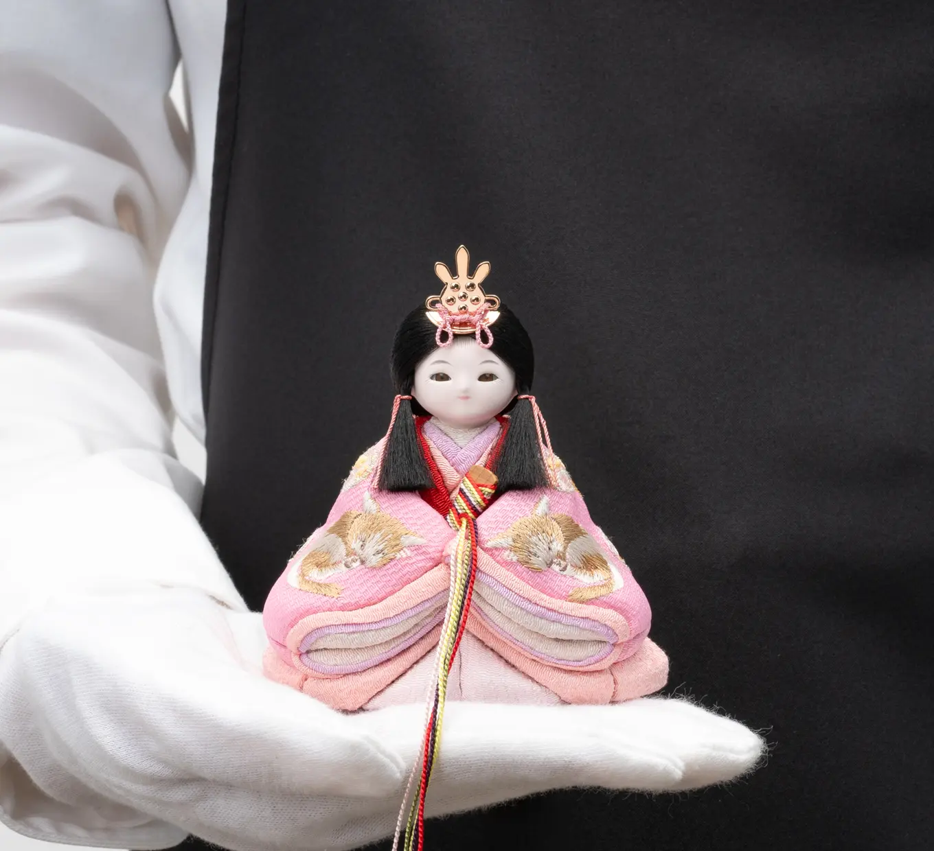 雛人形「めいめい 立雛 京刺繍・ねこにまり・桃色（ケース入