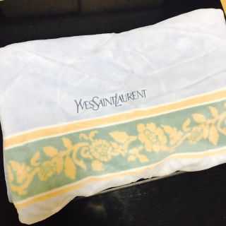 Yves Saint Laurent Beaute（毛布）のフリマアイテム一覧