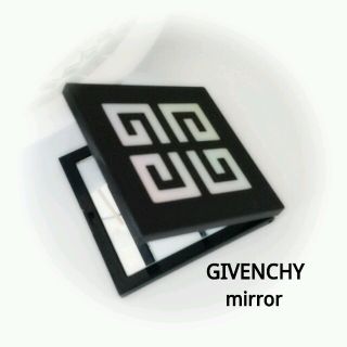 GIVENCHY - GIVENCHY コンパクトミラーの通販 by ma−♡'s shop