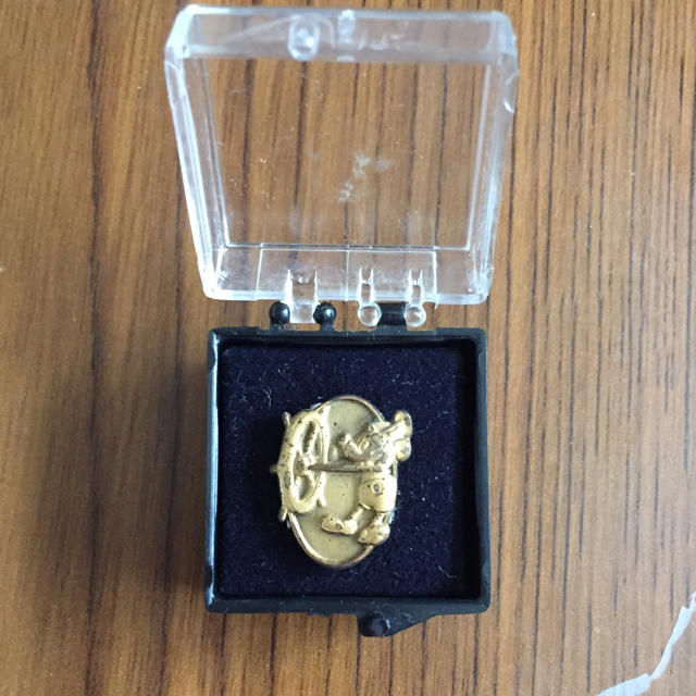 Disney - ディズニー キャスト 勤務1年記念ピンの通販 by ルナ'S SHOP