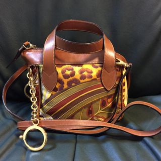 Salvatore Ferragamo（レオパード ・ ショルダーバッグ）のフリマ