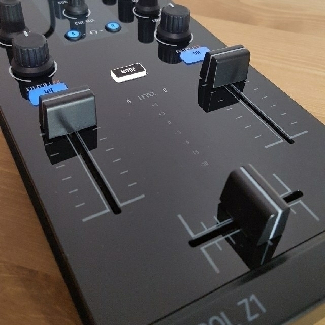 TRAKTOR KONTROL Z1 & 純正専用ケース TRAKTOR KONTROL Z1 & 専用ケース