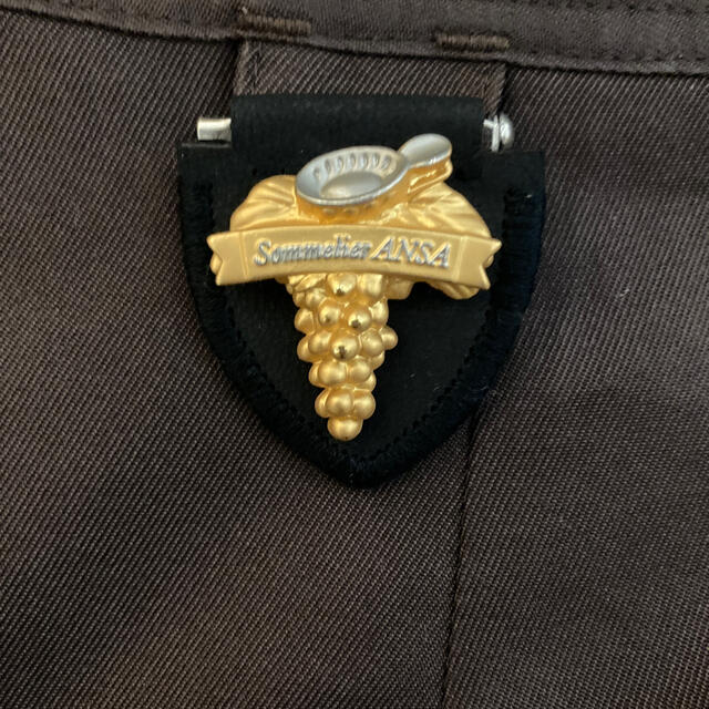 ANSA 全日本ソムリエ連盟 認定ソムリエ バッジ 台座付きの通販 by