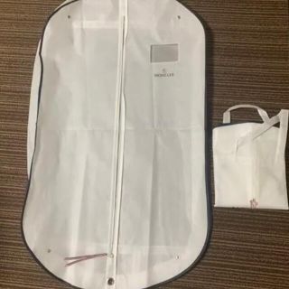 MONCLER（ショップ袋）のフリマアイテム一覧