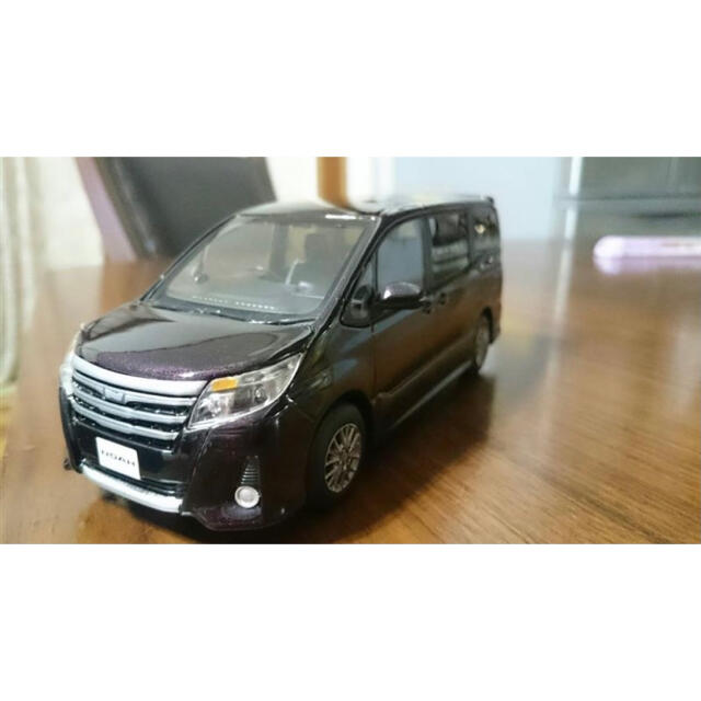 トヨタ - トヨタ ミニカー 非売品 ノア80 Si前期ボルドーマイカの通販
