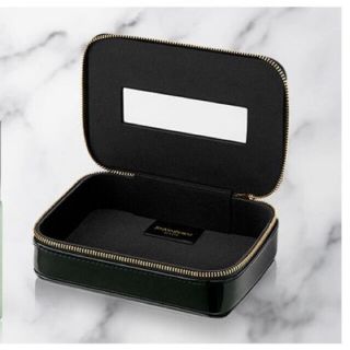 Yves Saint Laurent Beaute（ポーチ）のフリマアイテム一覧