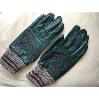 Vivienne Westwood（手袋 ・ グリーン・カーキ/緑色系）のフリマ