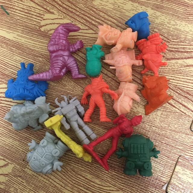 ゴム消し ゴム人形 ウルトラマン 怪獣の通販 by ドラs shop｜ラクマ