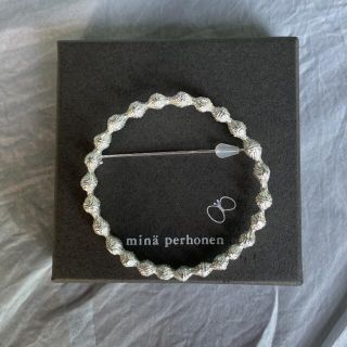 mina perhonen（ブローチ/コサージュ ・ シルバー/銀色系）のフリマ