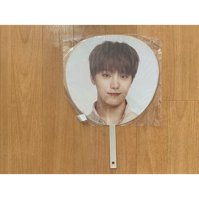 SEVENTEEN SEVENTEEN ディノ うちわ - SEVENTEEN ディノ うちわの通販