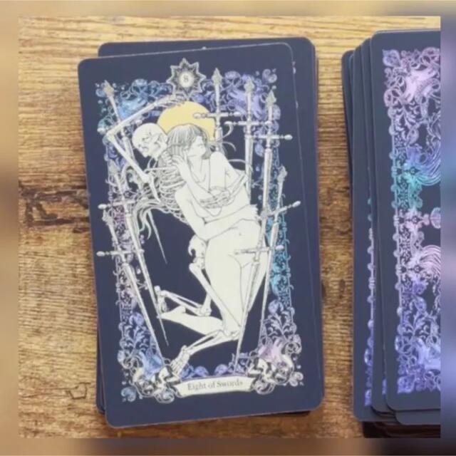 日本未入荷入手困難‼️金縁・箔押し豪華タロット✨タロットカード