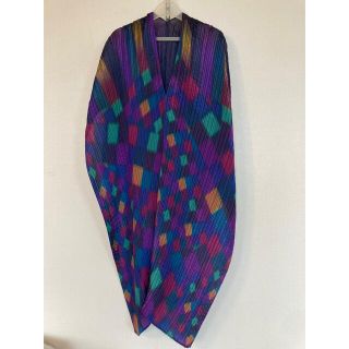 PLEATS PLEASE ISSEY MIYAKE（ポンチョ）のフリマアイテム一覧