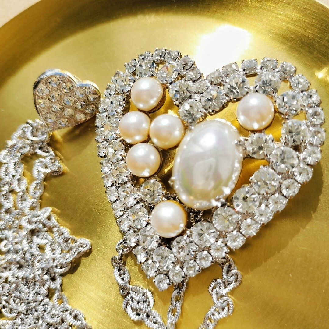 TOMORROWLAND - ヴィンテージハートのビジューダブルブローチの通販 by