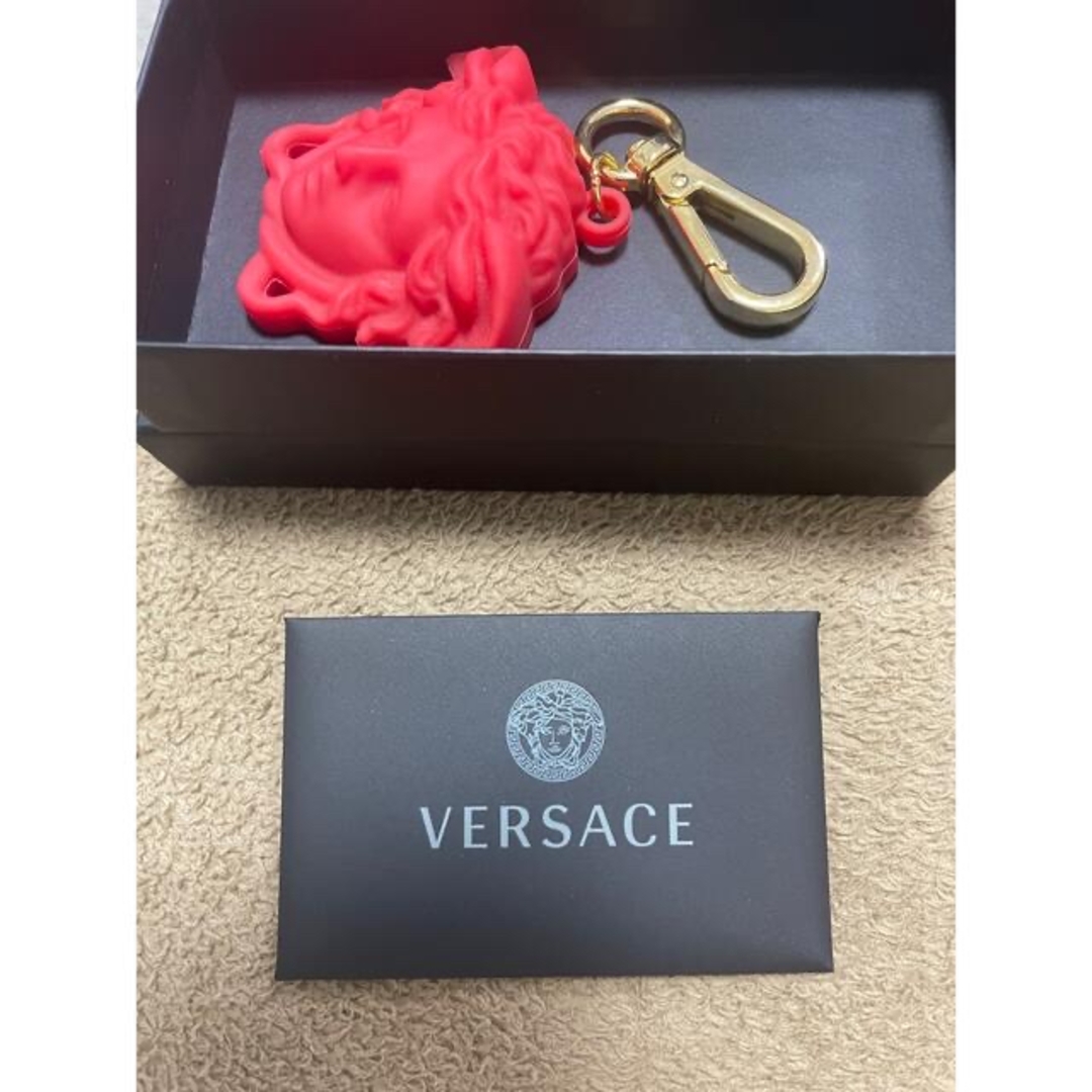 VERSACE - 最新作新品ベルサーチェキーホルダーの通販 by イシュタルテ