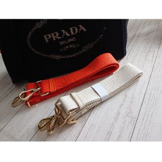 PRADA（ライン ・ ショルダーバッグ）のフリマアイテム一覧