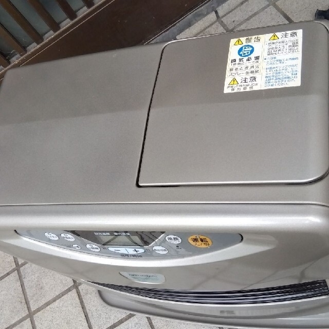 コロナ - コロナ石油ファンヒーター2011年製品の通販 by やまさんです